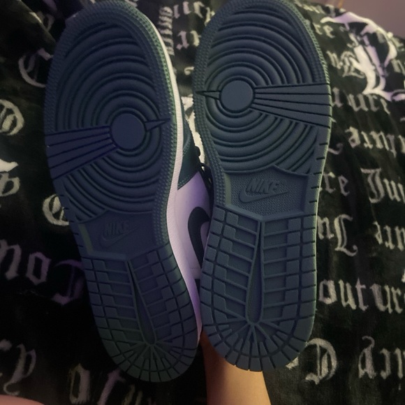 Jordan Mid Sonics size 5 boys in good condition - Picture 4 of 7